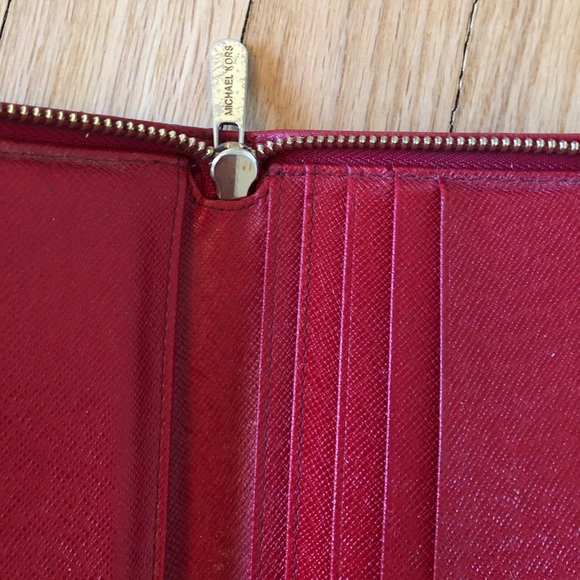 Michael Kors red leather wallet - Picture 6 of 7